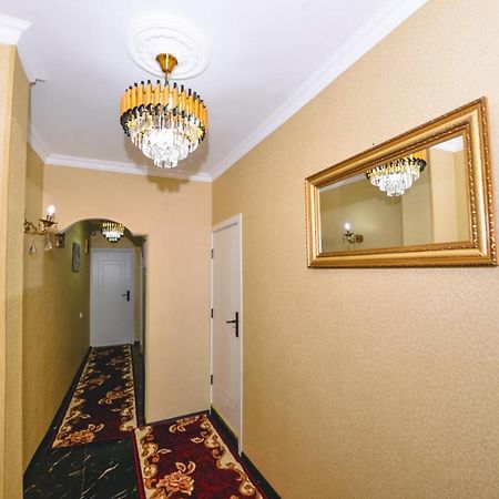 Hotel Vladi クタイシ エクステリア 写真