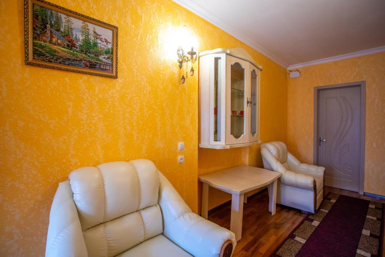 Hotel Vladi クタイシ エクステリア 写真