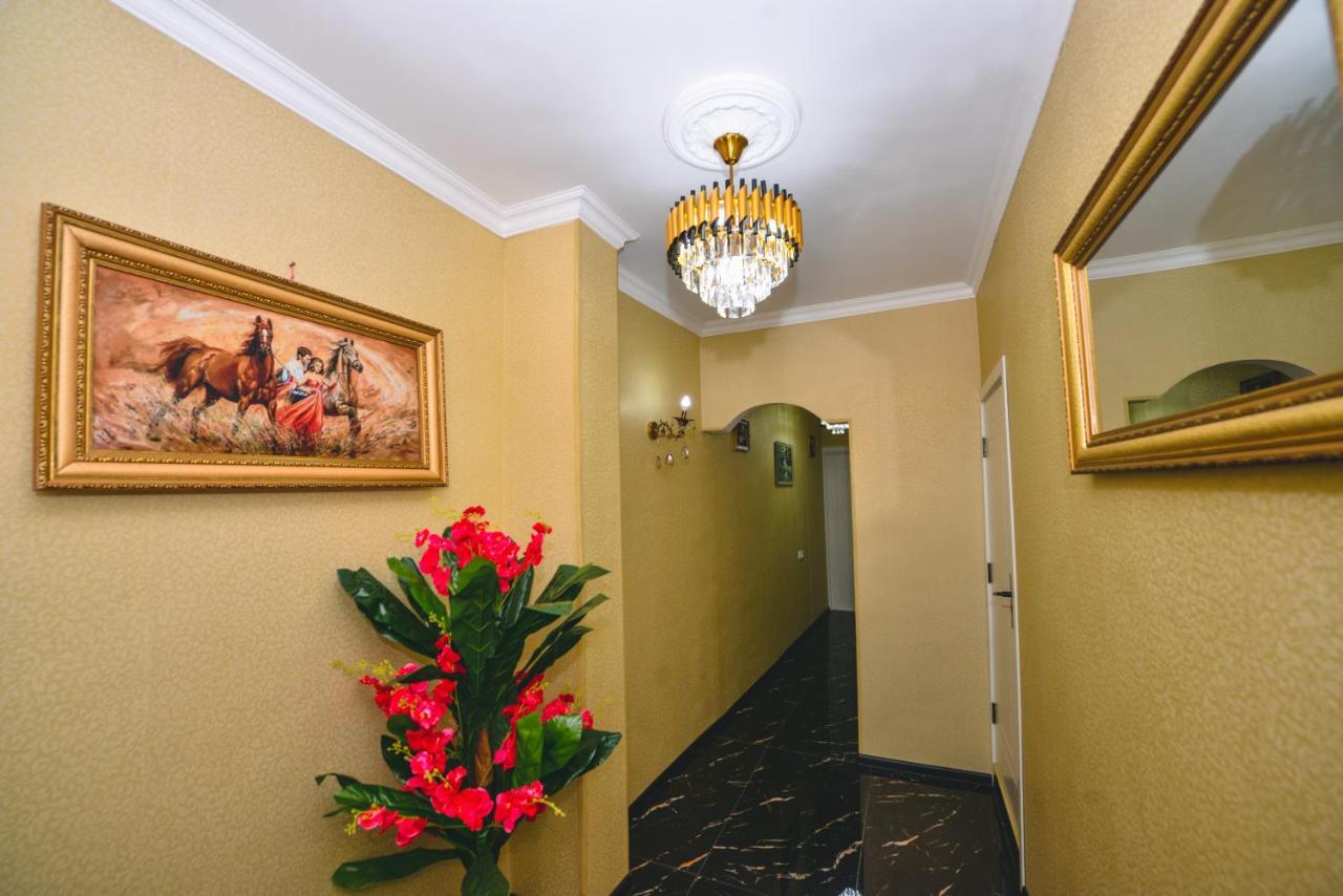 Hotel Vladi クタイシ エクステリア 写真