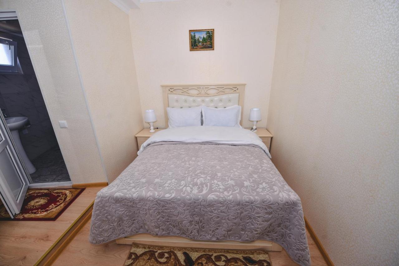Hotel Vladi クタイシ エクステリア 写真