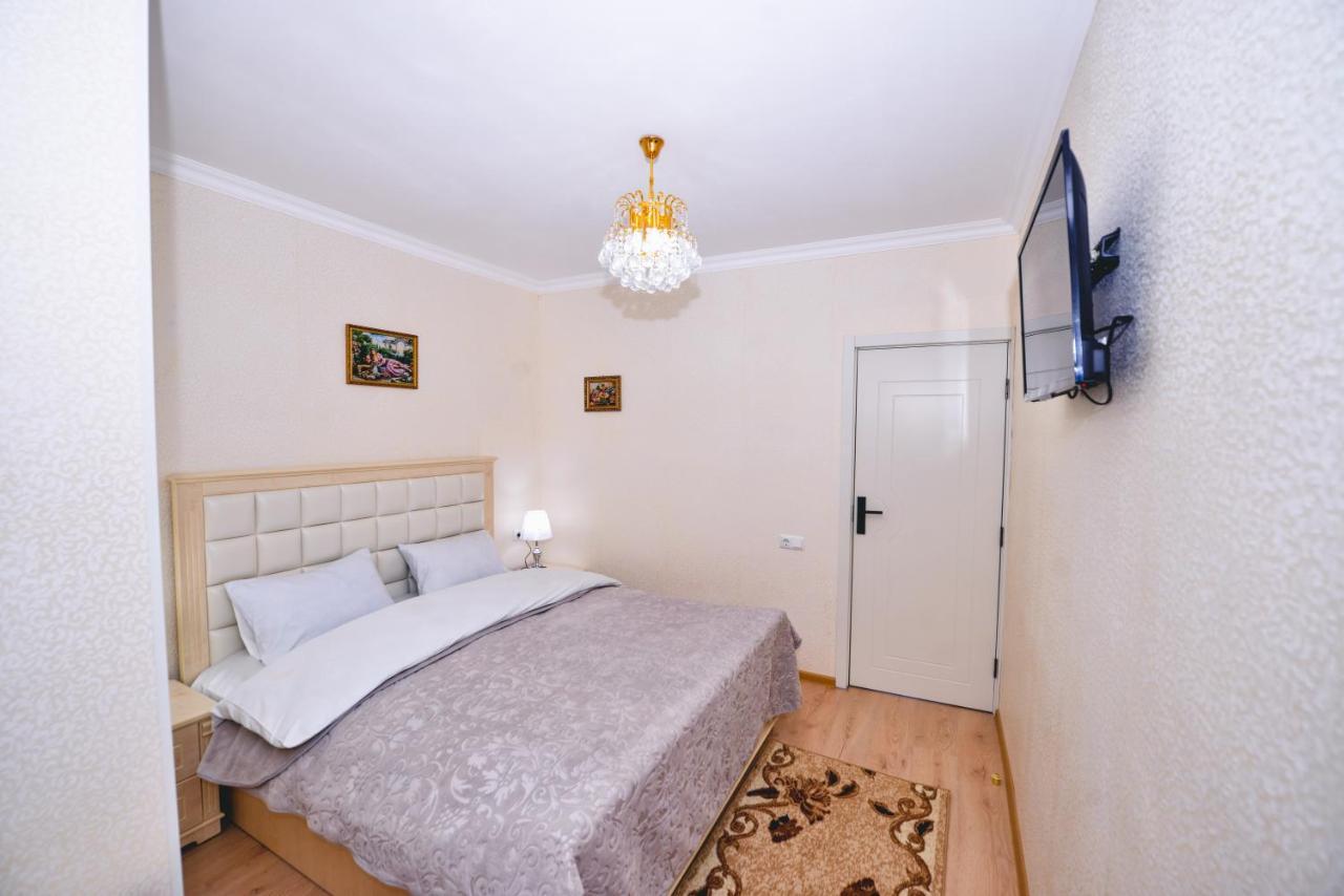 Hotel Vladi クタイシ エクステリア 写真