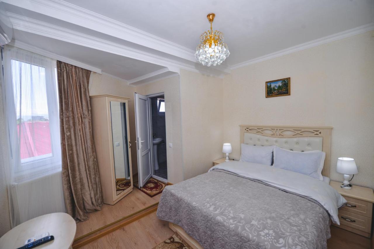Hotel Vladi クタイシ エクステリア 写真
