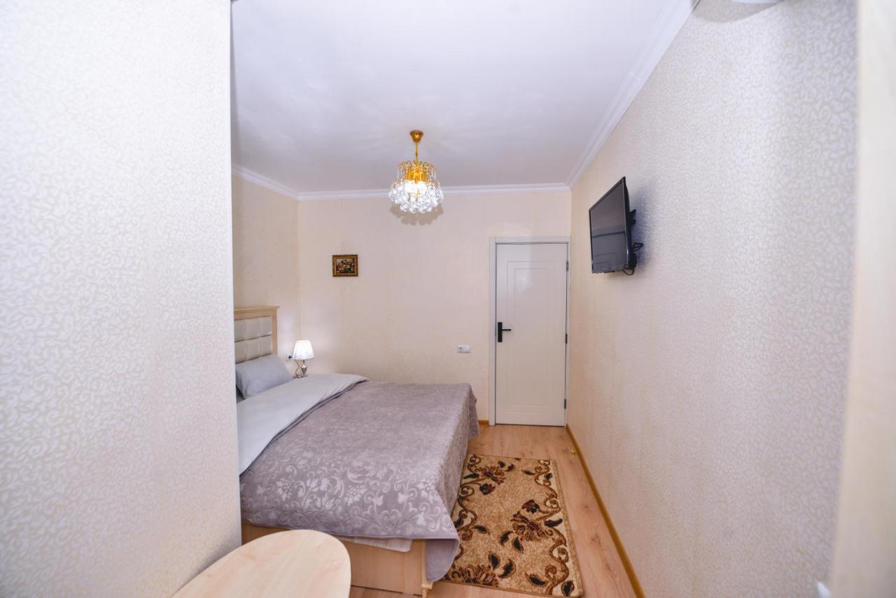 Hotel Vladi クタイシ エクステリア 写真